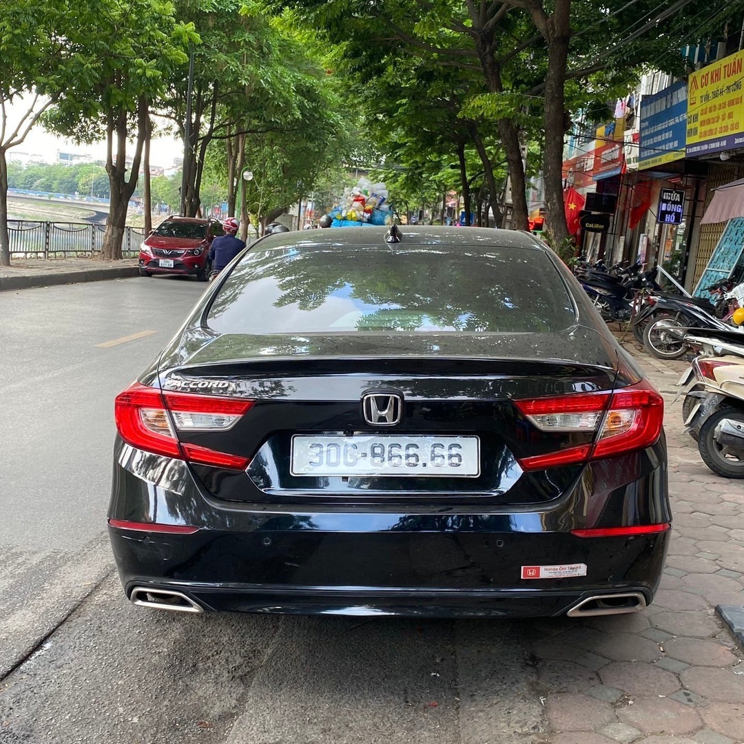 HONDA ACCORD 2018-2022 custom-fit car window sun shades — photo 4