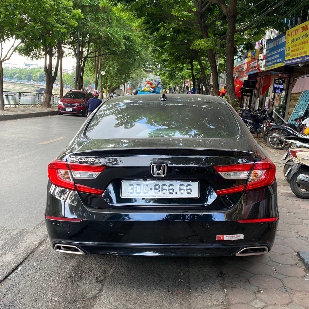HONDA ACCORD 2018-2022 custom-fit car window sun shades — photo 4