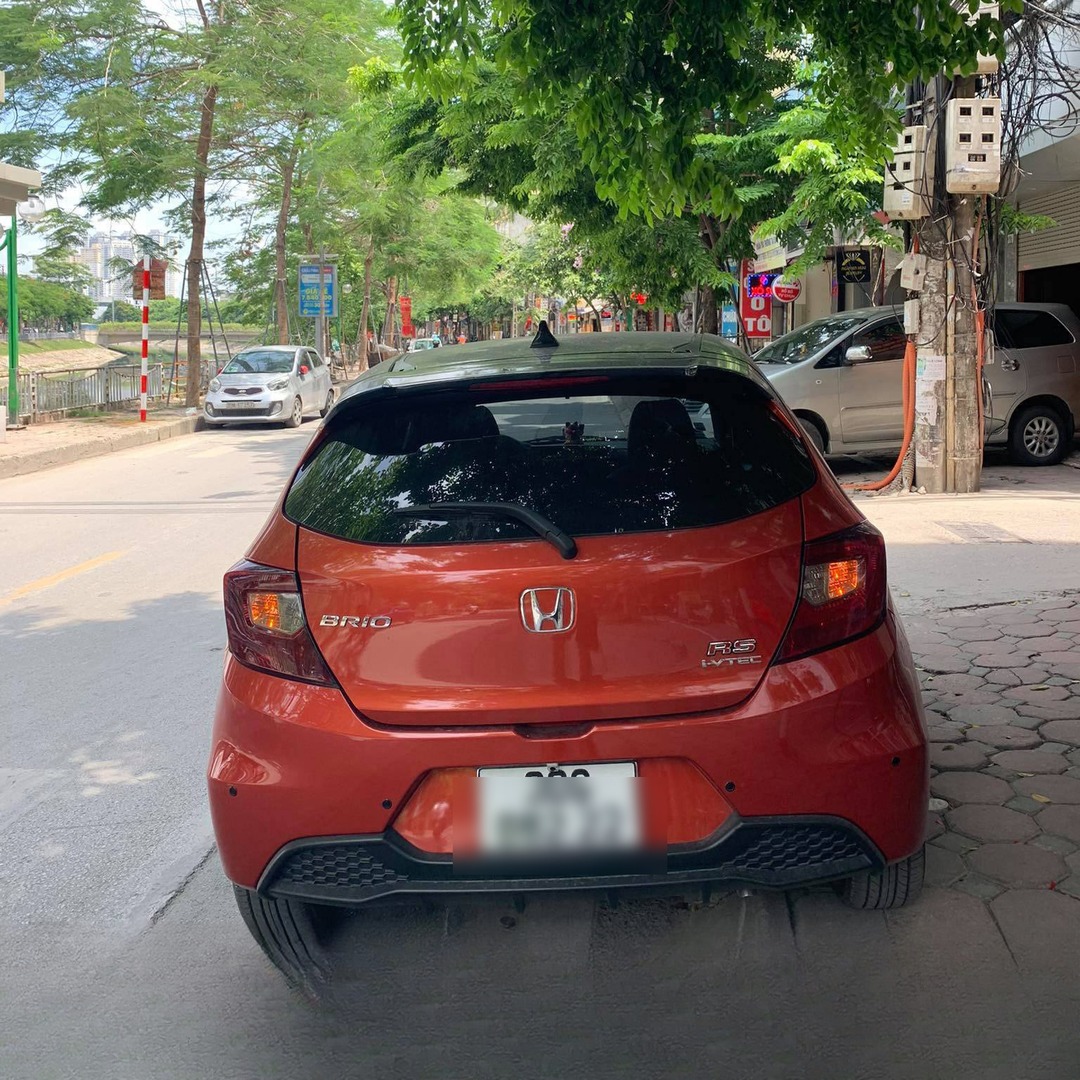 HONDA BRIO custom-fit car window sun shades — photo 10