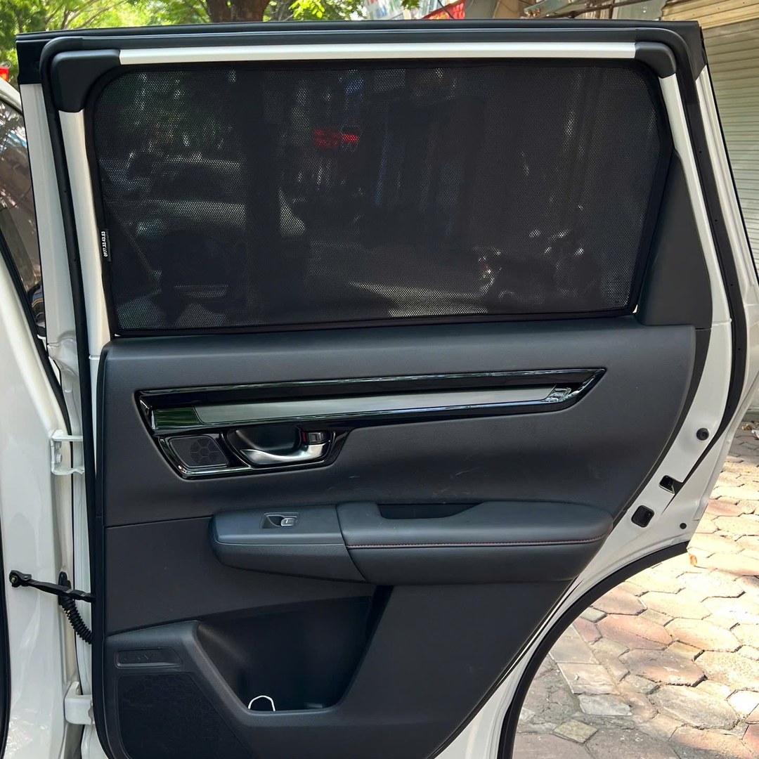 Honda CR-V 6th Gen SUV 2023-2026 car window sun shades — photo 7