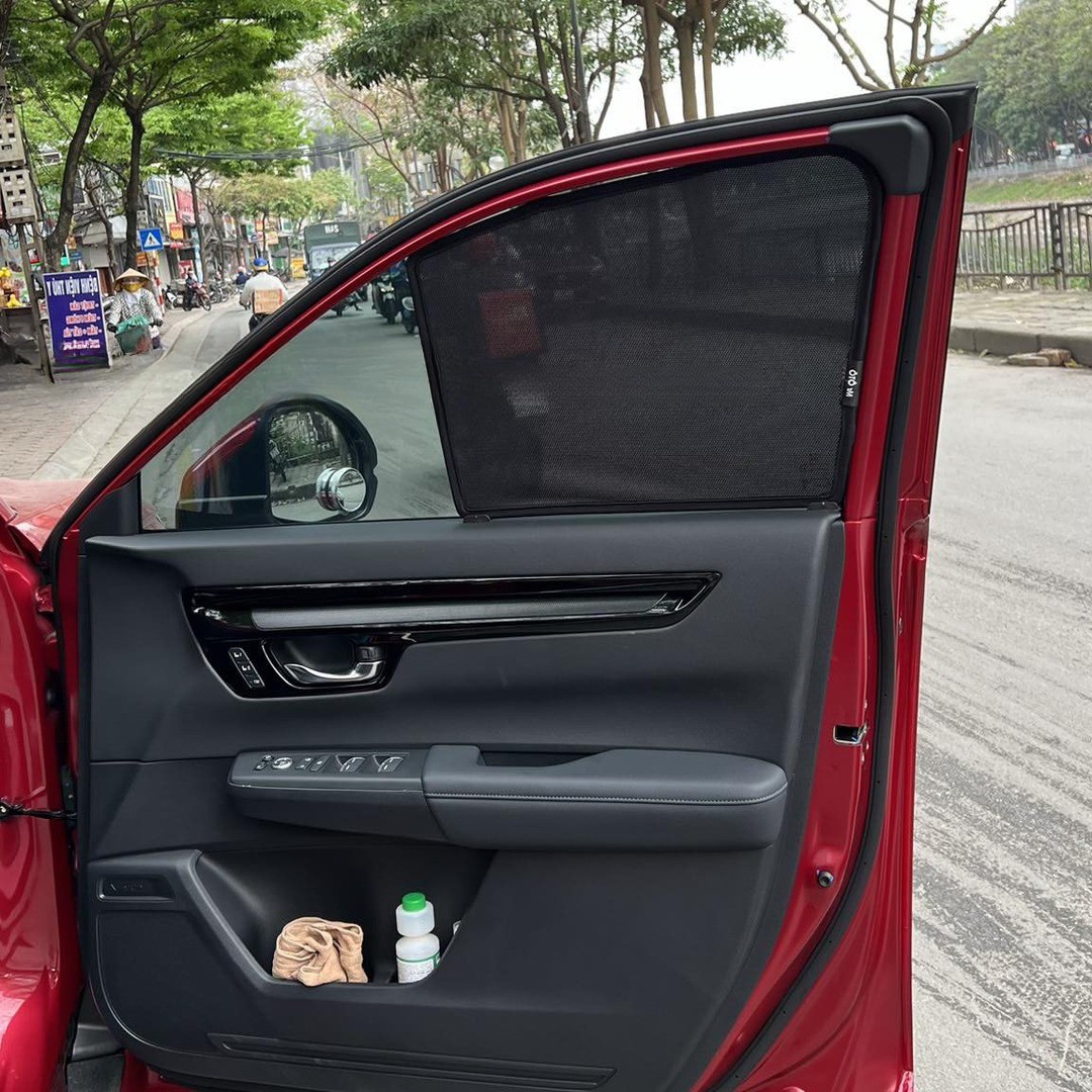 Honda CR-V 6th Gen SUV 2023-2026 car window sun shades — photo 5