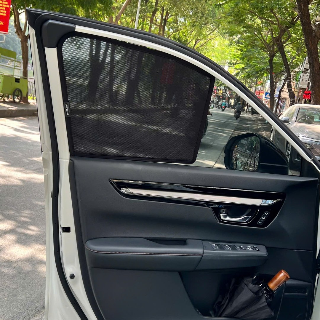 Honda CR-V 6th Gen SUV 2023-2026 car window sun shades — photo 8