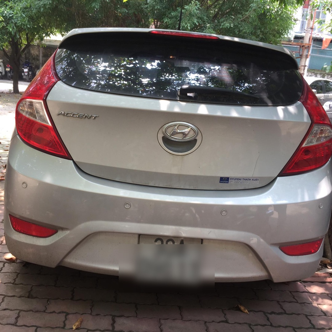 HYUNDAI ACCENT HATCHBACK 2010-2016 custom-fit car window sun shades — photo 10