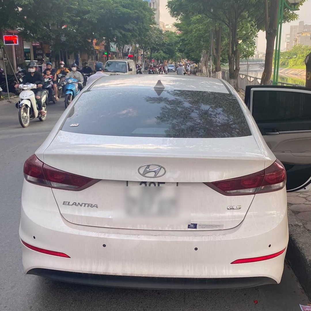 HYUNDAI ELANTRA 2017-2020 custom-fit car window sun shades — photo 4