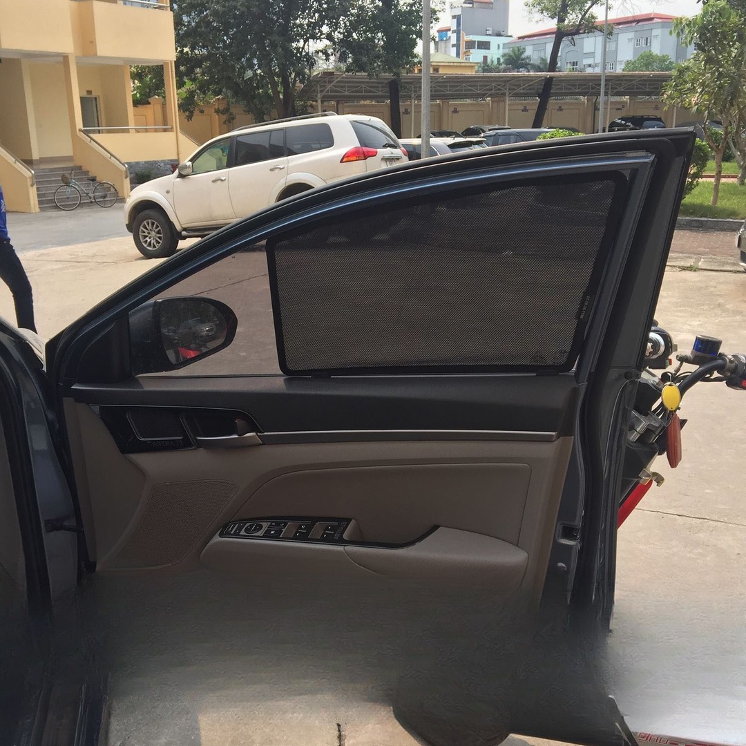 HYUNDAI ELANTRA 2017-2020 custom-fit car window sun shades — photo 10