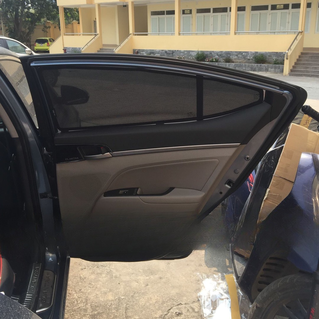HYUNDAI ELANTRA 2017-2020 custom-fit car window sun shades — photo 12