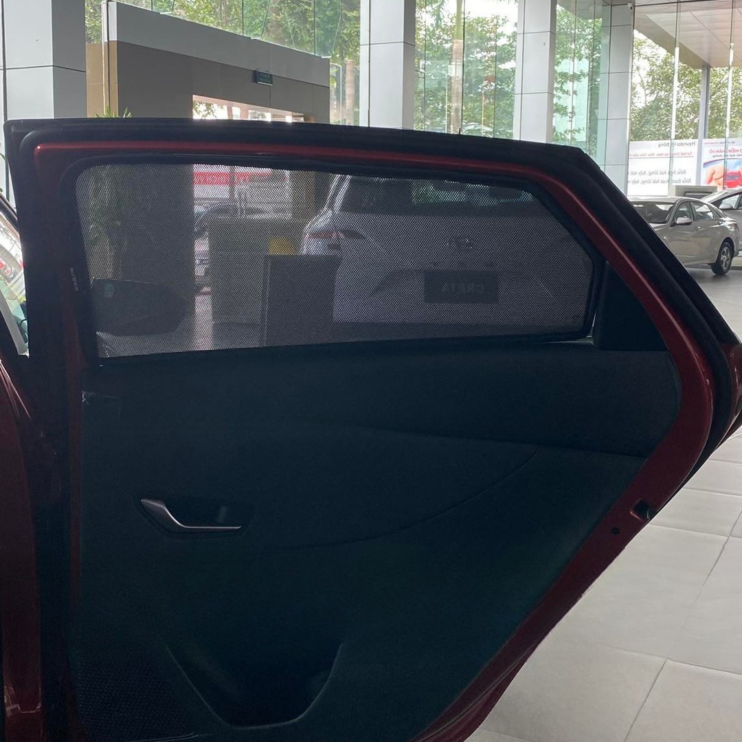 HYUNDAI ELANTRA 2021-2025 custom-fit car window sun shades — photo 11