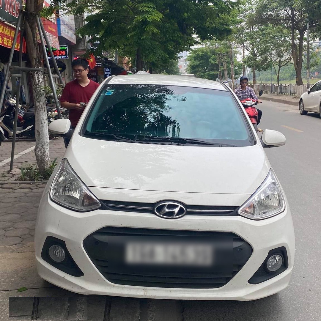 HYUNDAI I10 HATCHBACK 2014-2020 custom-fit car window sun shades — photo 1