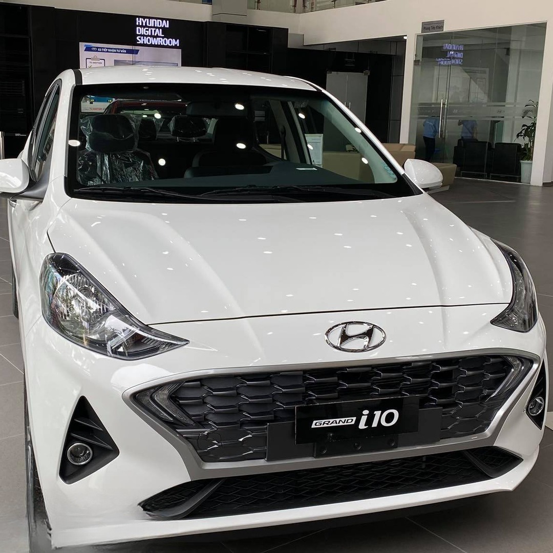 HYUNDAI I10 SEDAN 2021-2025 custom-fit car window sun shades — photo 1