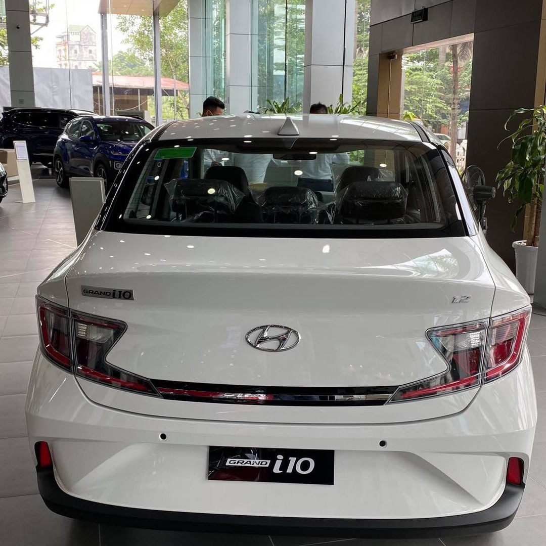 HYUNDAI I10 SEDAN 2021-2025 custom-fit car window sun shades — photo 4