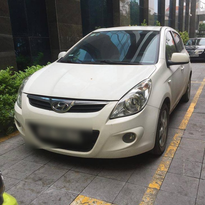 HYUNDAI I20 2008-2012 custom-fit car window sun shades — photo 1