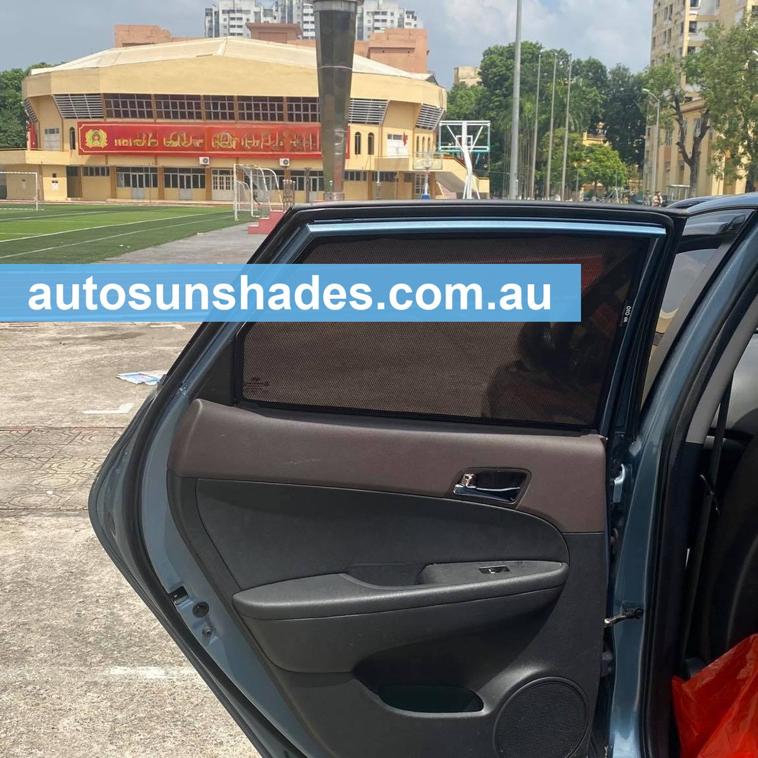 HYUNDAI I30 2007-2012 custom-fit car window sun shades — photo 11