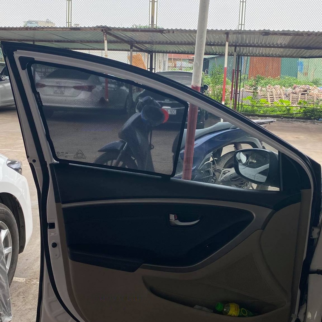 HYUNDAI I30 GD 2012-2017 car window sun shades — photo 10