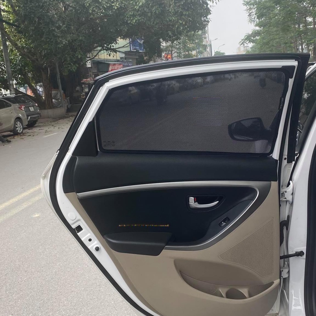 HYUNDAI I30 GD 2012-2017 car window sun shades — photo 3