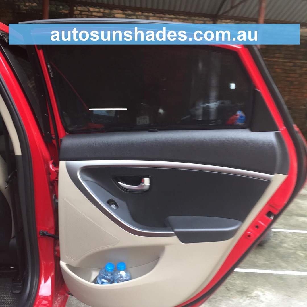 HYUNDAI I30 2013-2019 custom-fit car window sun shades — photo 29