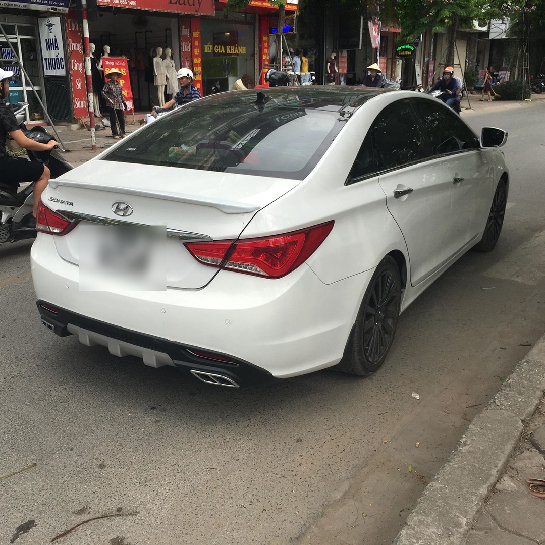 HYUNDAI I45 2010-2014 custom-fit car window sun shades — photo 10