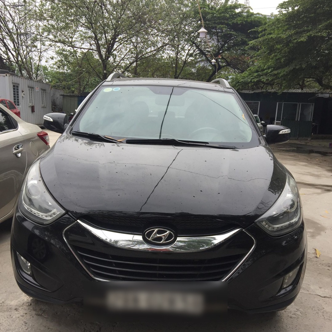 HYUNDAI TUCSON 2009-2015 custom-fit car window sun shades — photo 1
