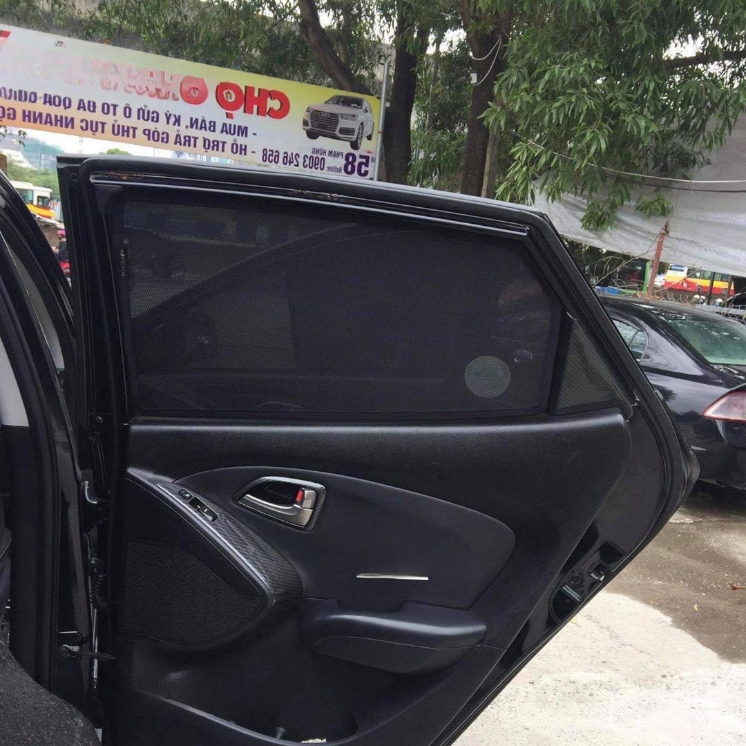 HYUNDAI TUCSON 2009-2015 custom-fit car window sun shades — photo 5