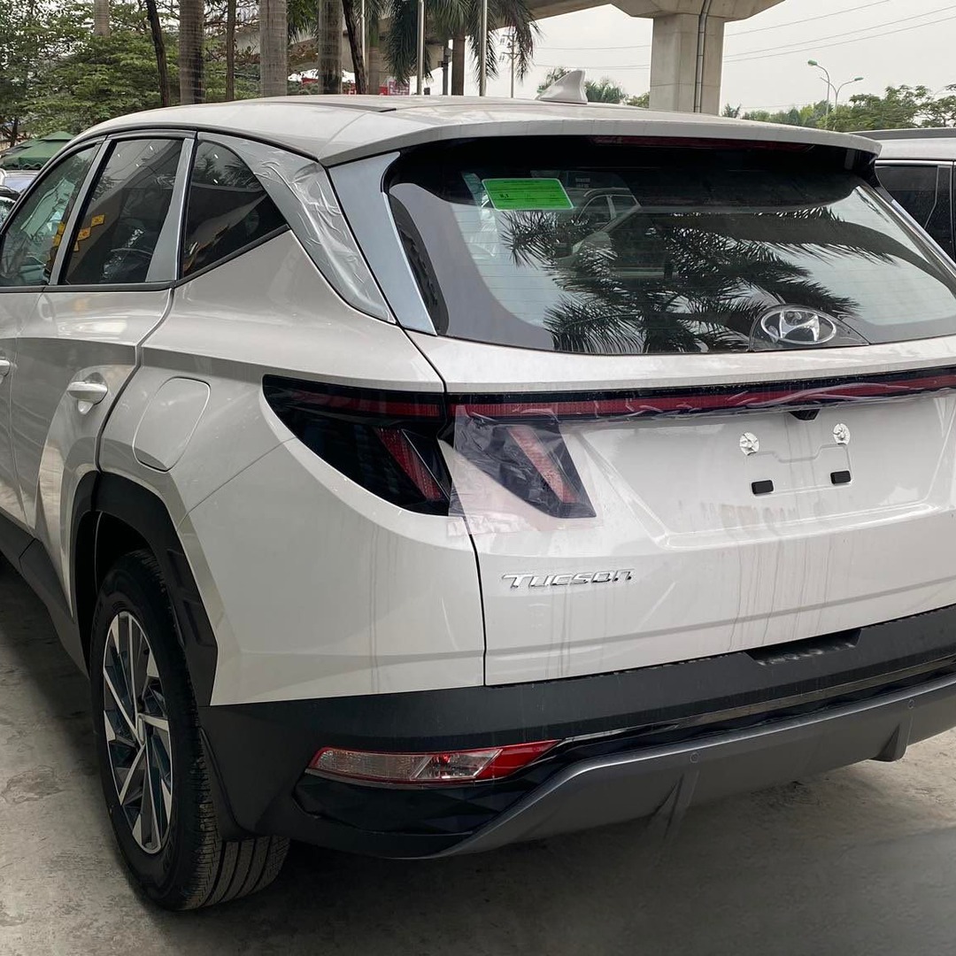 HYUNDAI TUCSON 2022-2025 custom-fit car window sun shades — photo 10