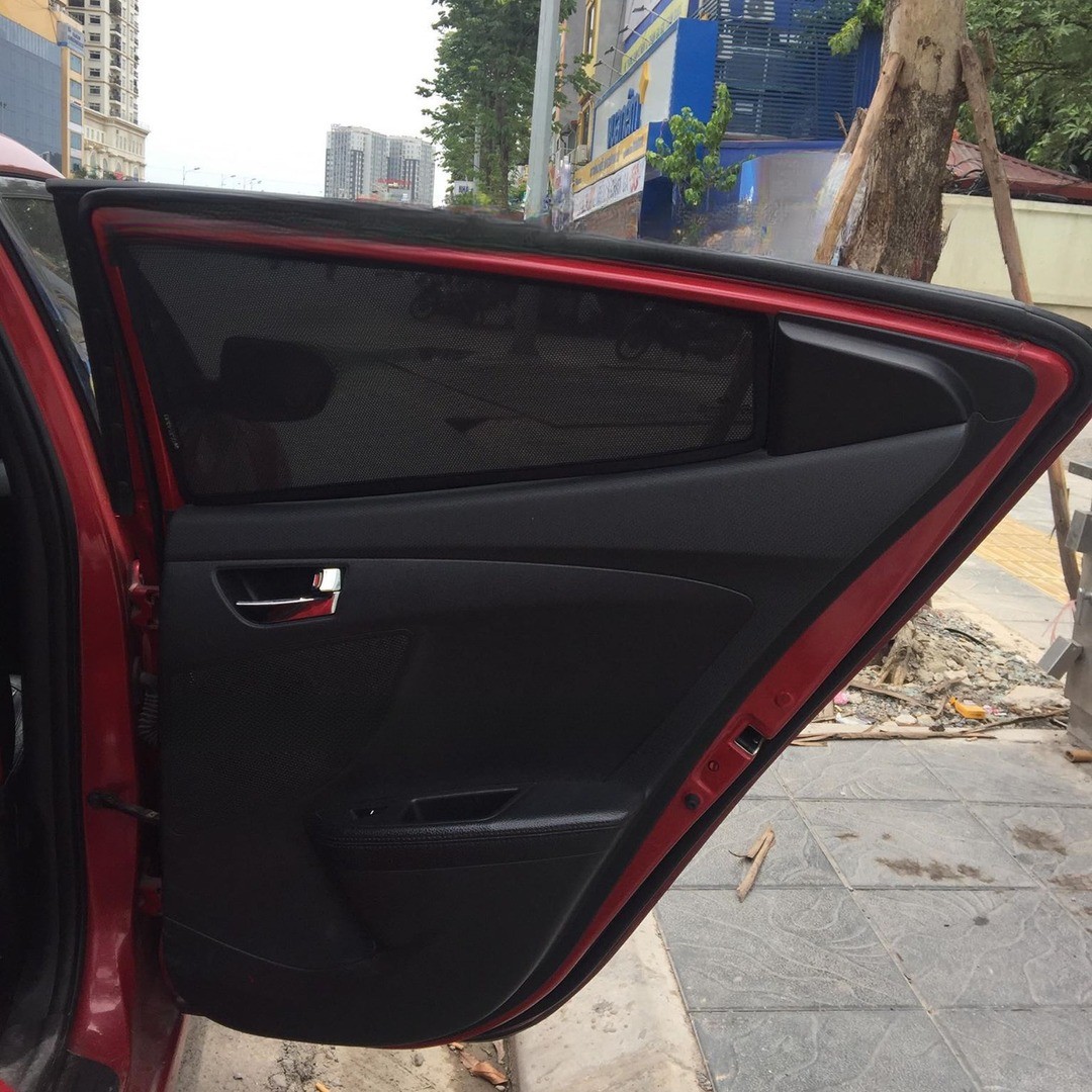 Hyundai Veloster 1st Gen Hatch 2012-2017 car window sun shades — photo 2