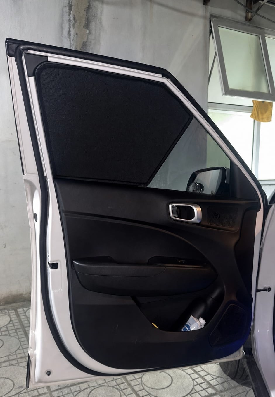Hyundai Venue 1st Gen SUV 2020-2026 car window sun shades — photo 4