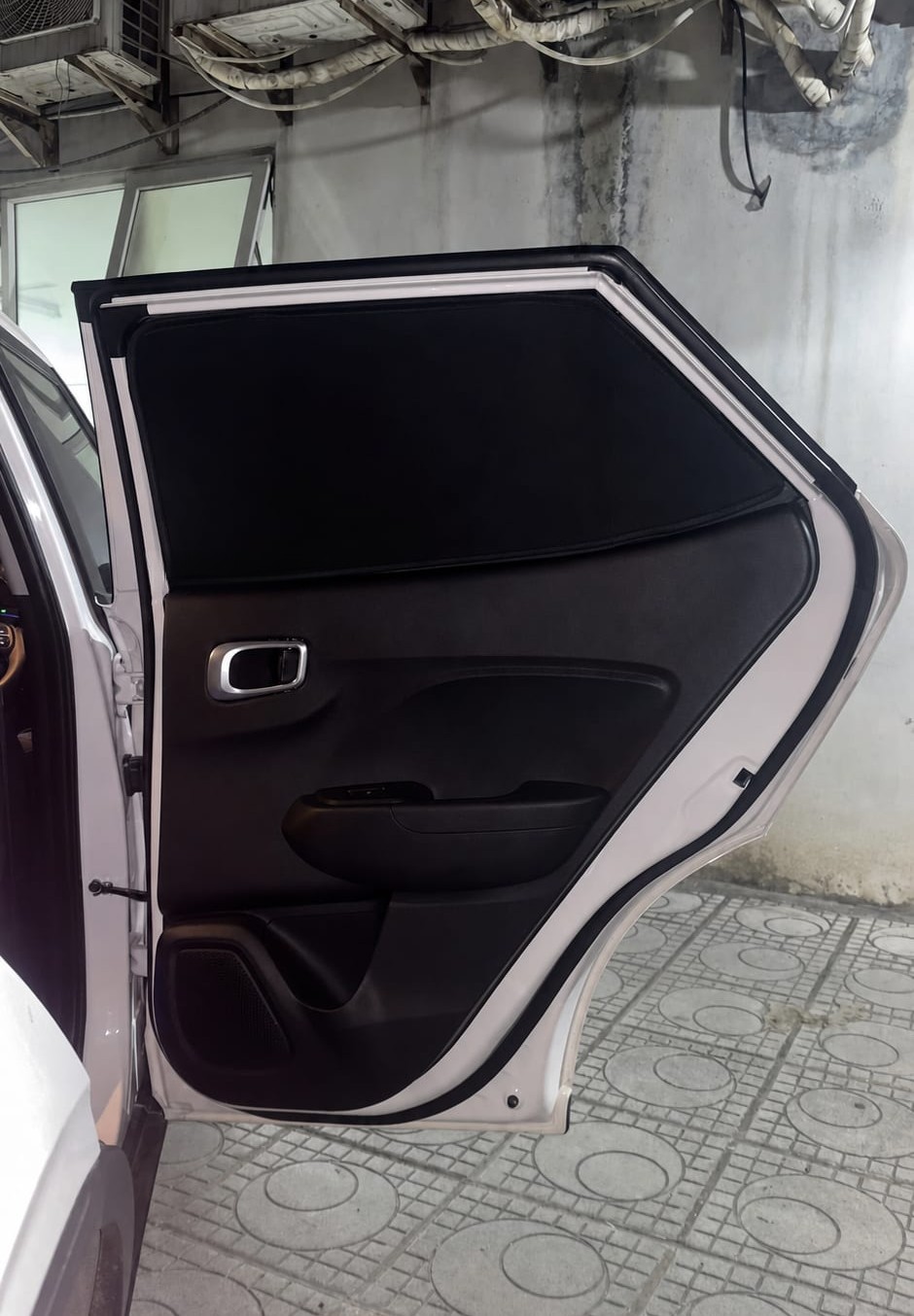 Hyundai Venue 1st Gen SUV 2020-2026 car window sun shades — photo 5