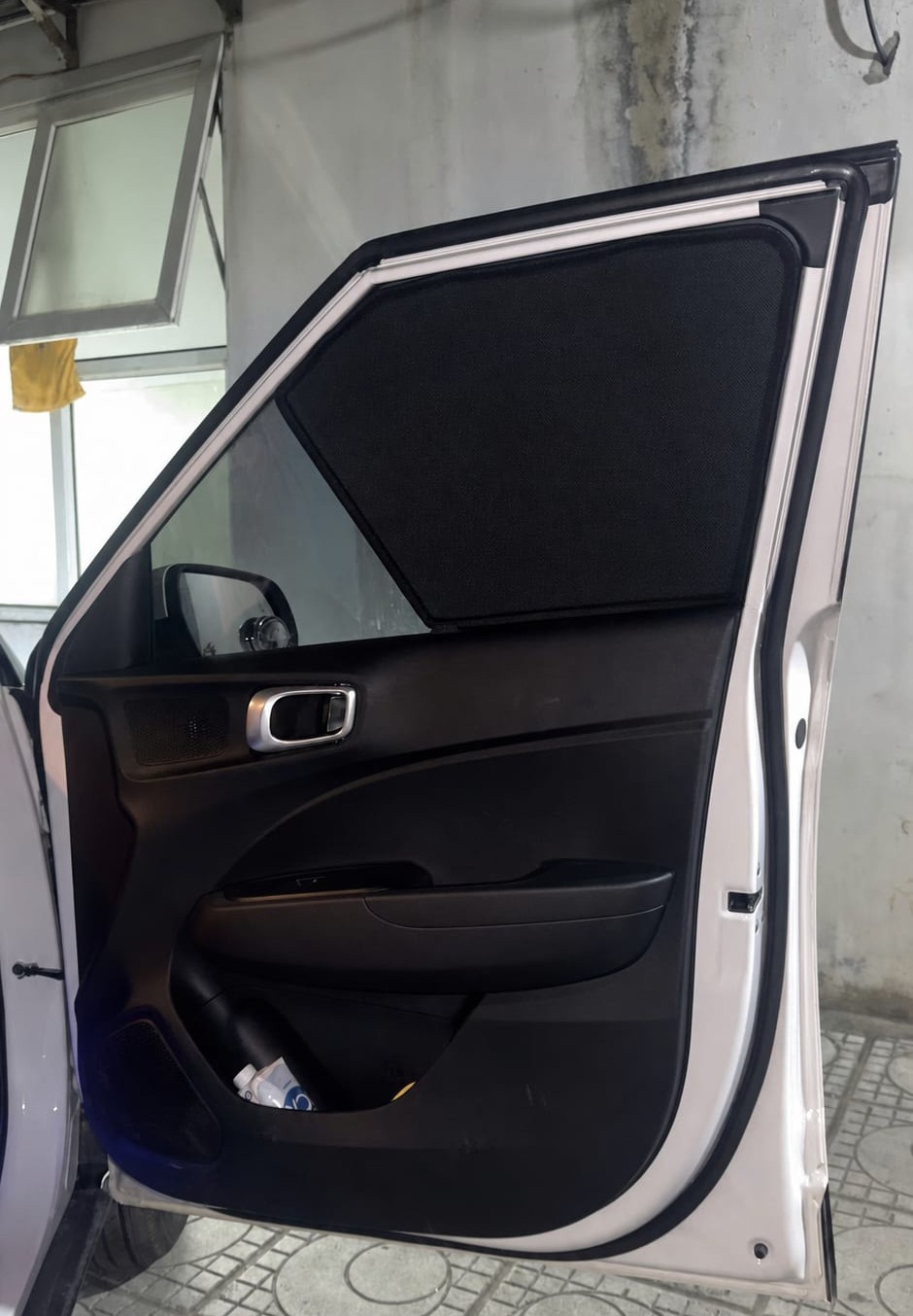 Hyundai Venue 1st Gen SUV 2020-2026 car window sun shades — photo 6