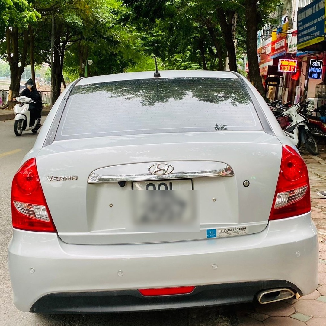 HYUNDAI VERNA custom-fit car window sun shades — photo 4