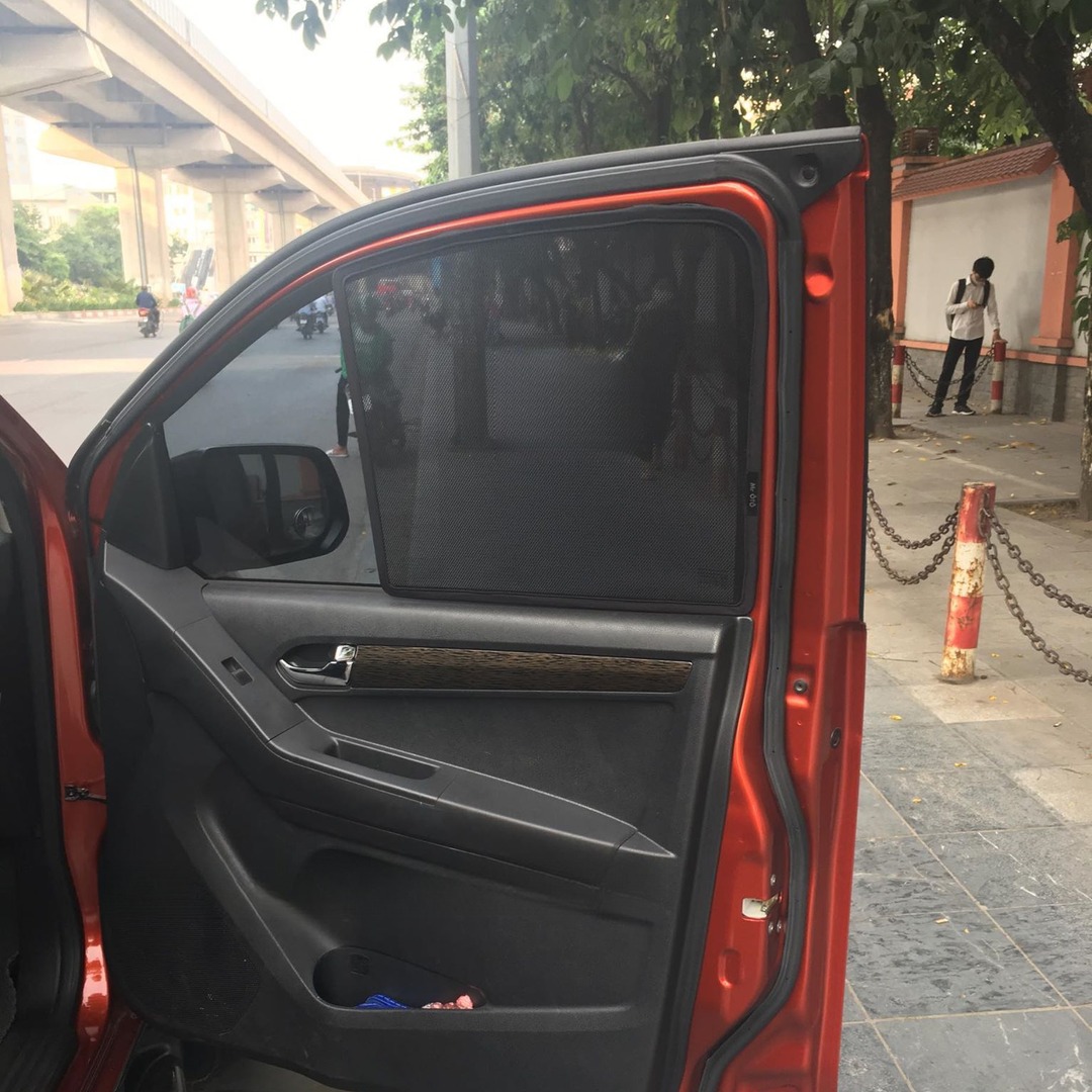 ISUZU D-MAX 2015-2019 custom-fit car window sun shades — photo 9