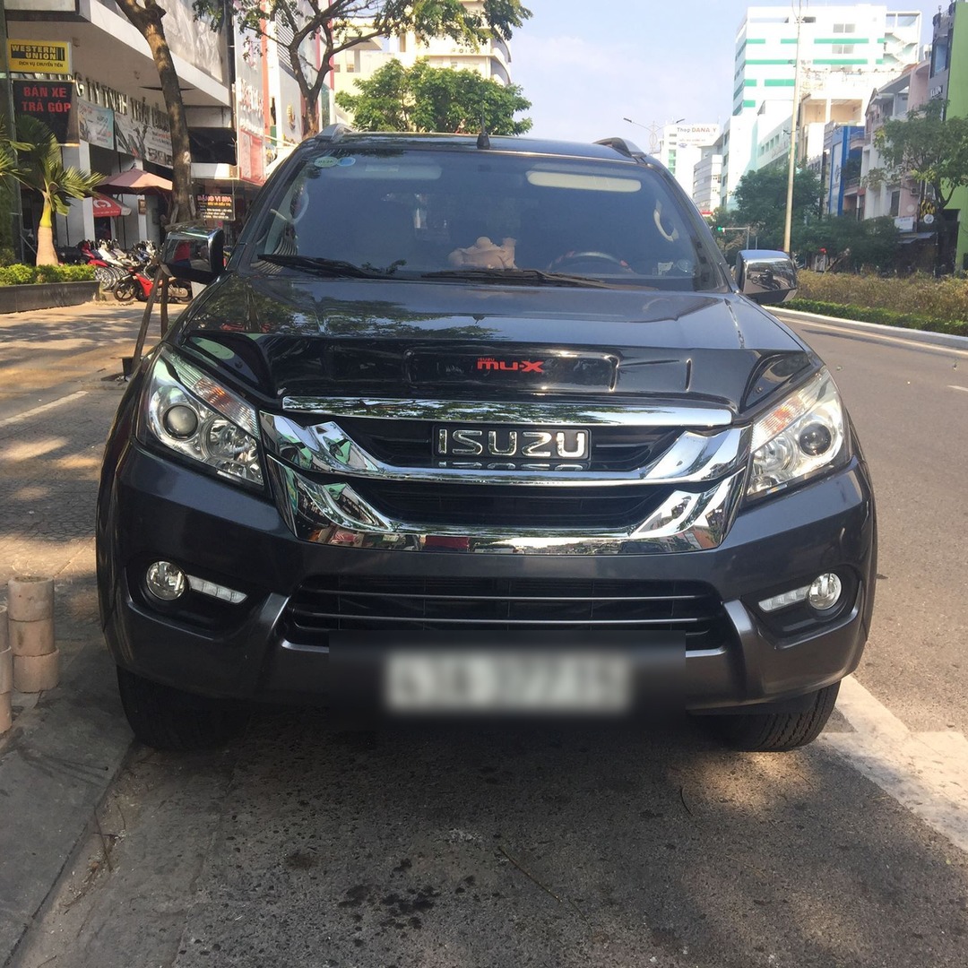 ISUZU MU-X 2016-2020 custom-fit car window sun shades — photo 7