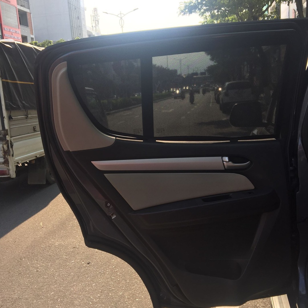 ISUZU MU-X 2016-2020 custom-fit car window sun shades — photo 11