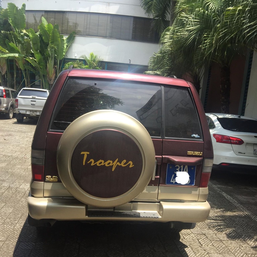 ISUZU TROOPER custom-fit car window sun shades — photo 7