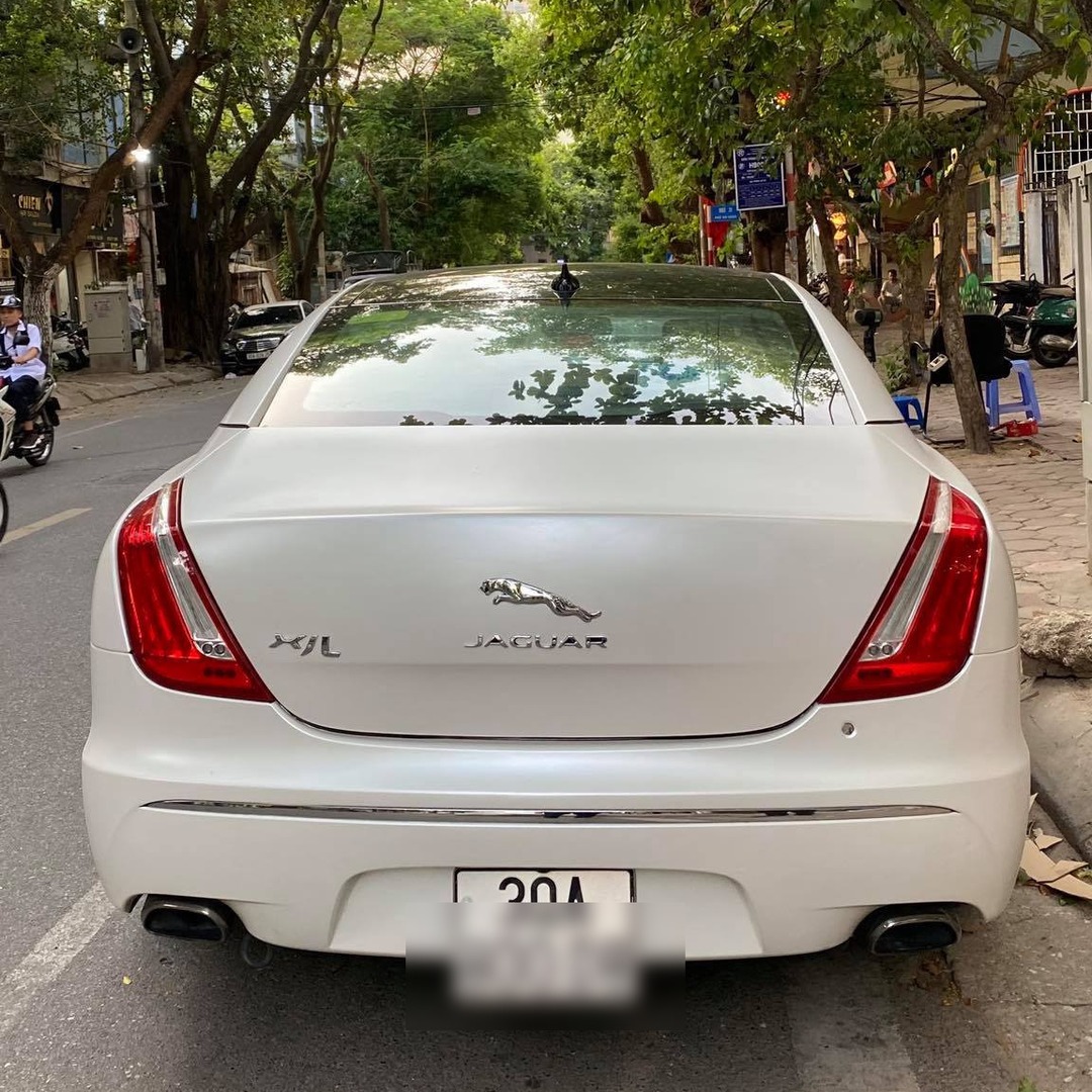 JAGUAR XJL custom-fit car window sun shades — photo 4