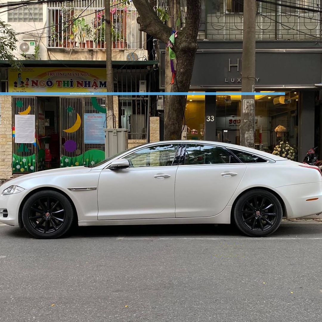 JAGUAR XJL custom-fit car window sun shades — photo 7