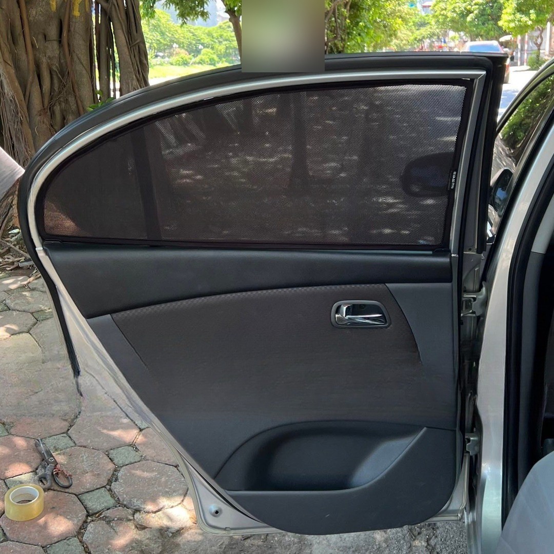 Kia Rio 2nd Gen Sedan 2005-2011 car window sun shades — photo 2