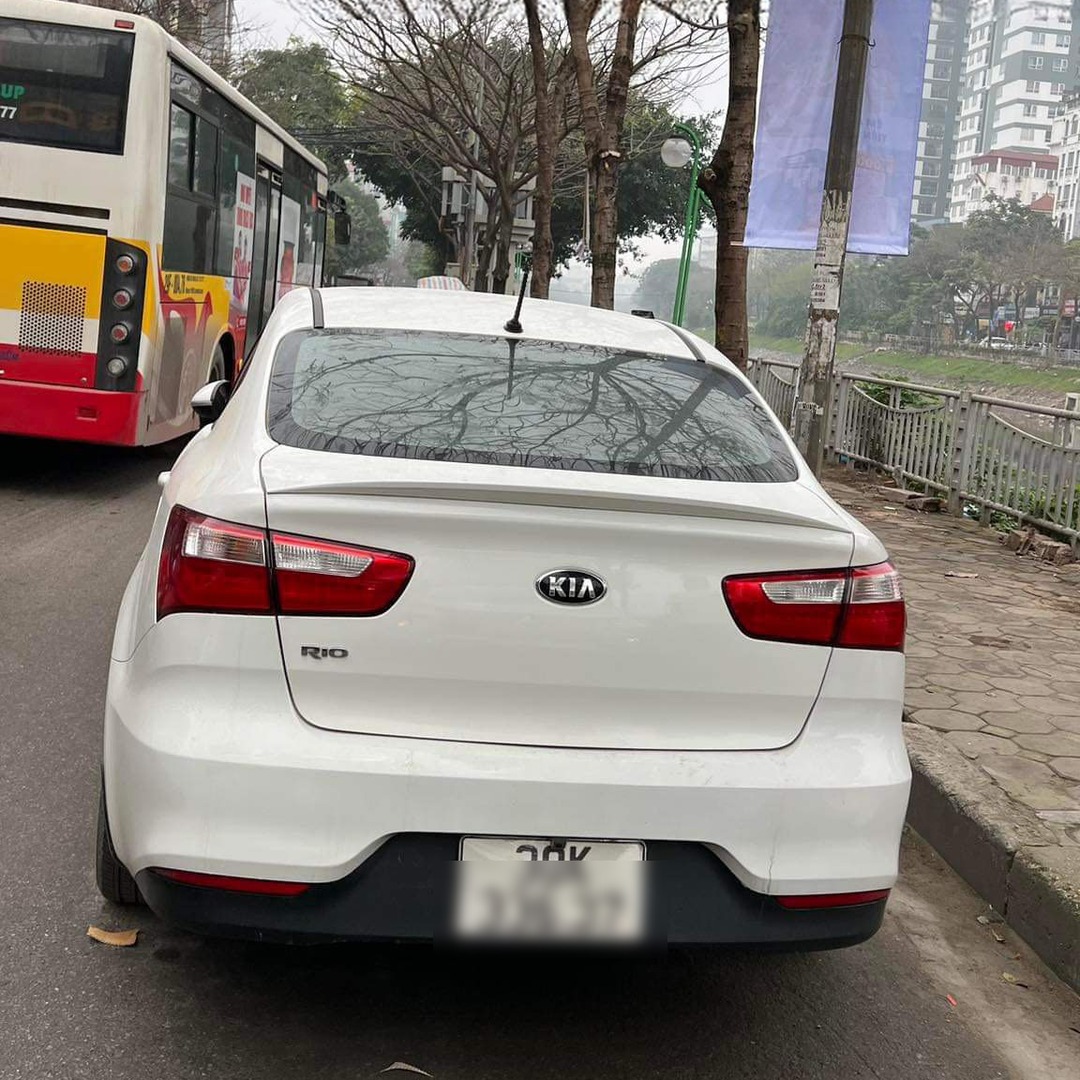 KIA RIO HATCHBACK custom-fit car window sun shades — photo 29
