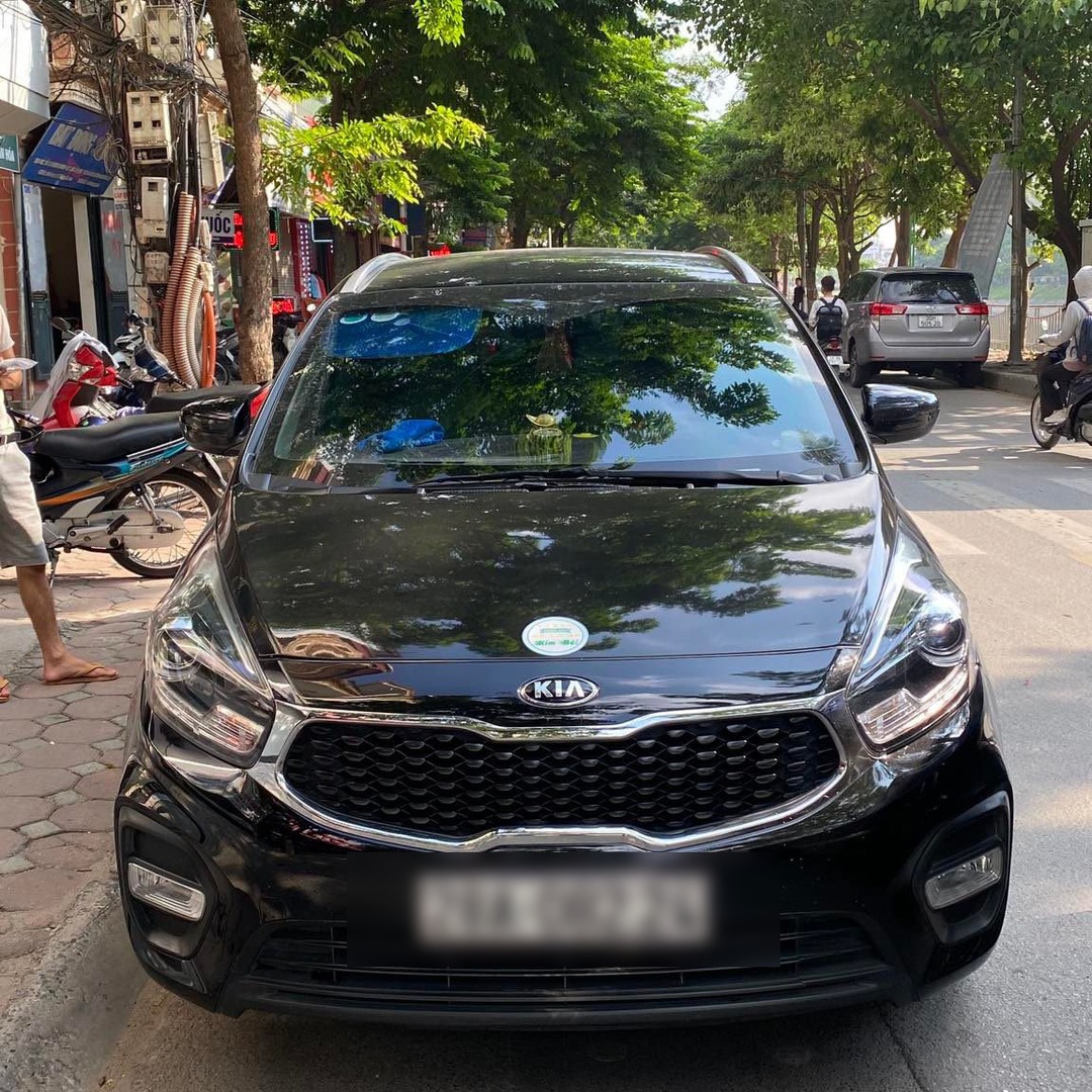 KIA RONDO custom-fit car window sun shades — photo 1
