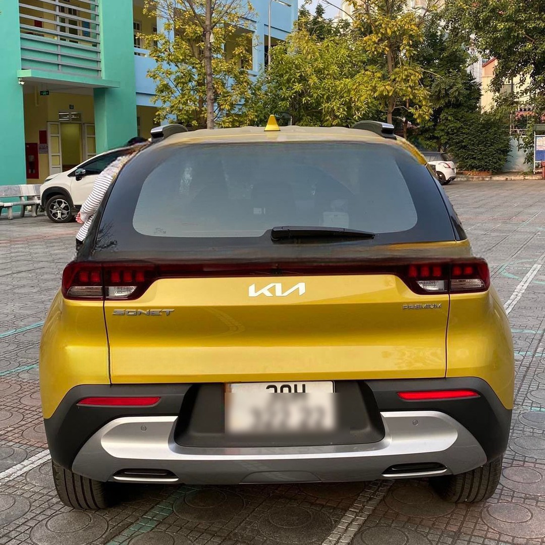 KIA SONET custom-fit car window sun shades — photo 4