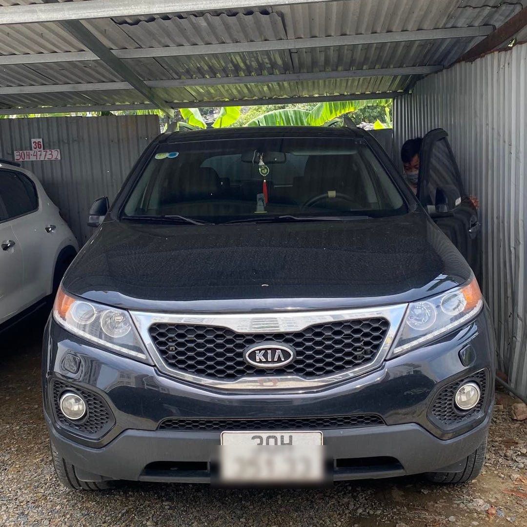 KIA SORENTO 2011-2020 custom-fit car window sun shades — photo 1