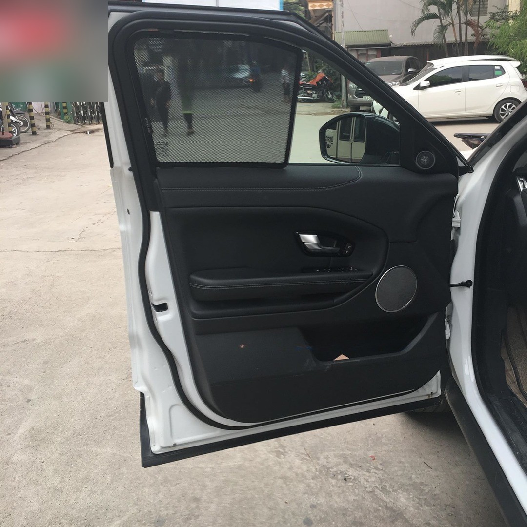 Land Rover Range Rover Evoque 1st Gen SUV 2011-2019 car window sun shades — photo 2