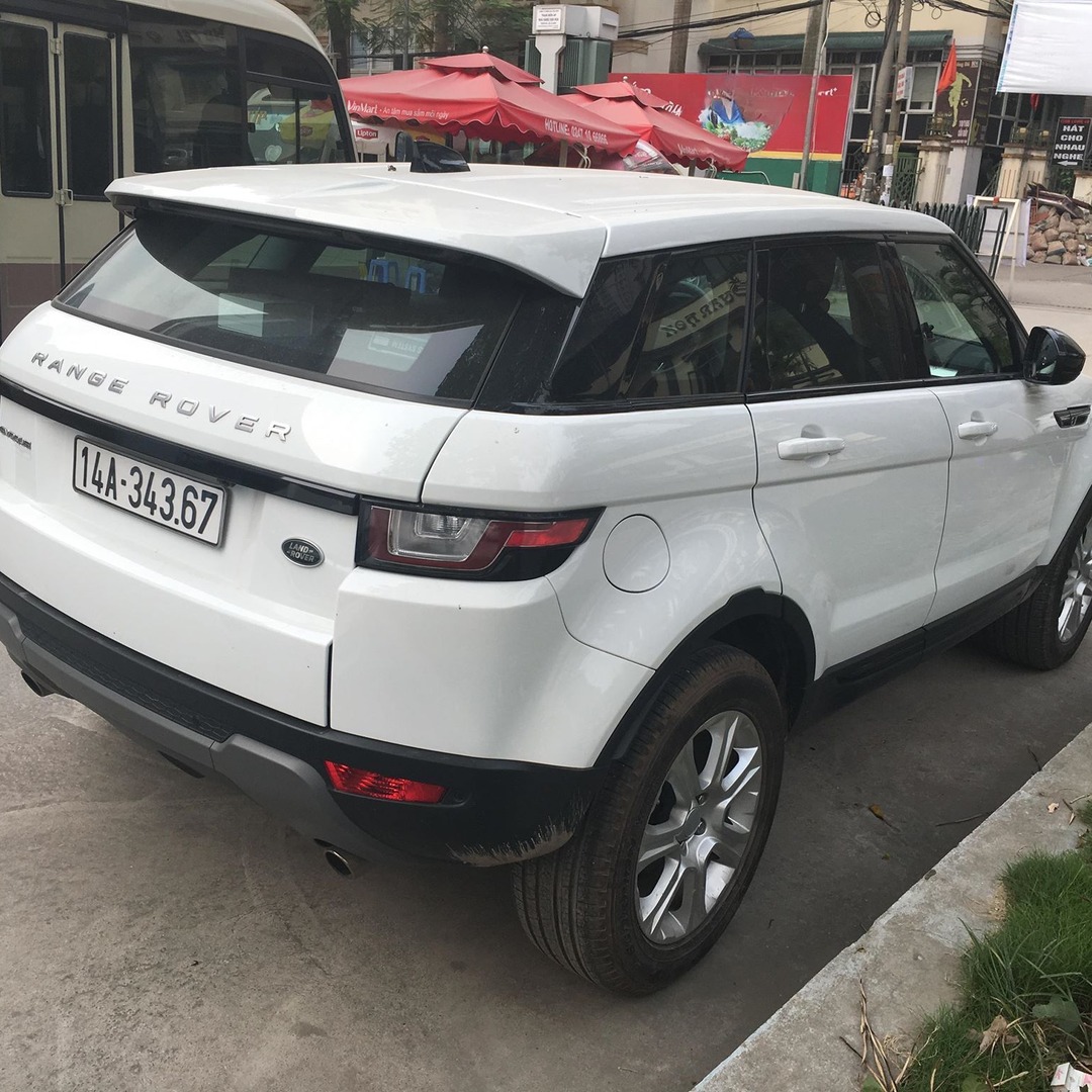 LAND ROVER RANGE ROVER EVOQUE custom-fit car window sun shades — photo 10