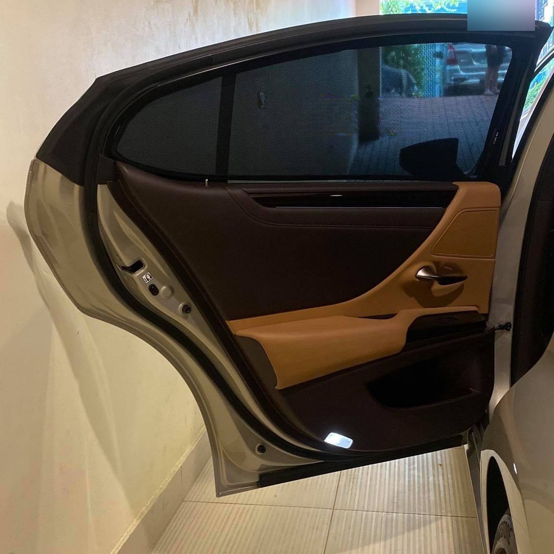 Lexus ES 7th Gen Sedan 2018-2026 car window sun shades — photo 2