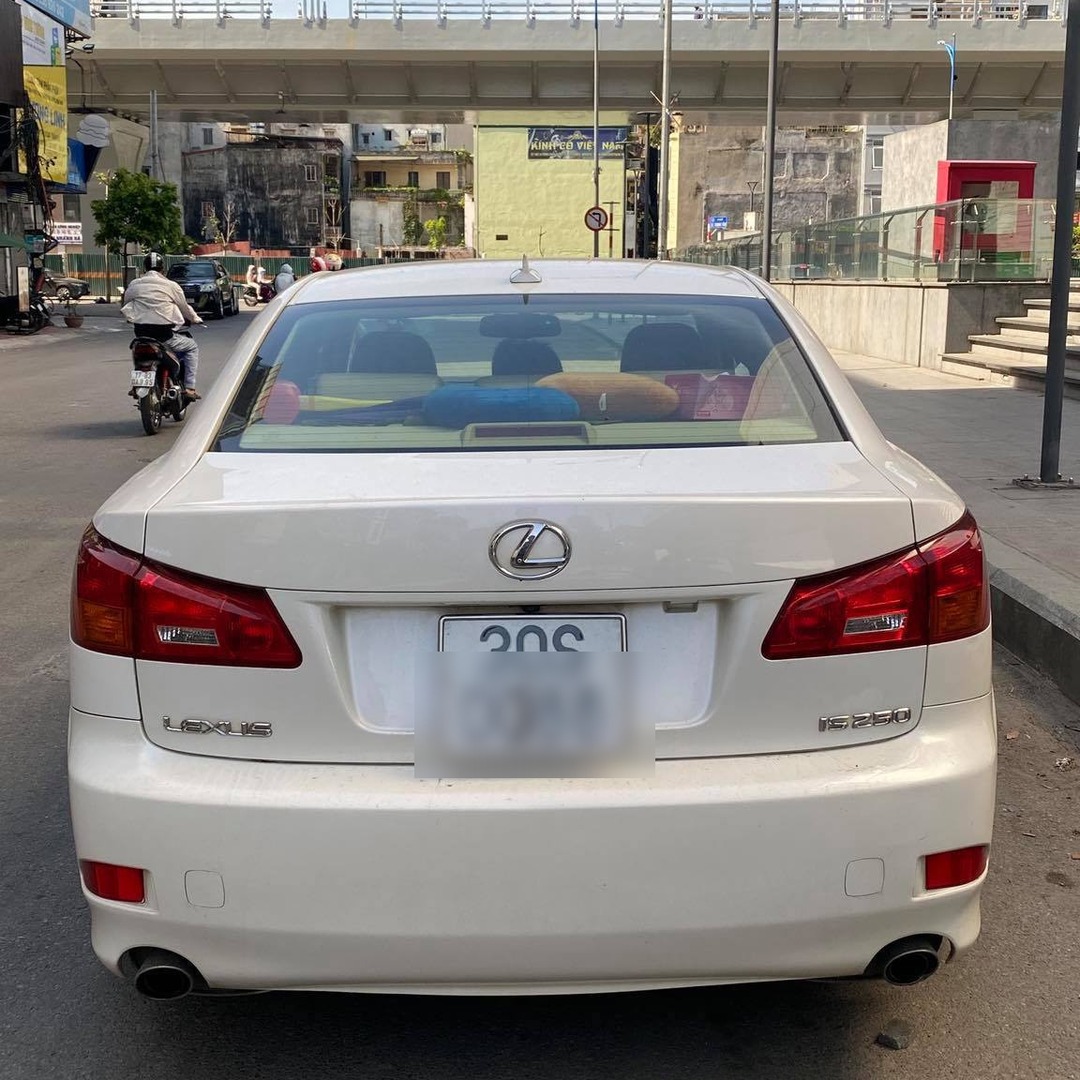 LEXUS IS250 custom-fit car window sun shades — photo 4
