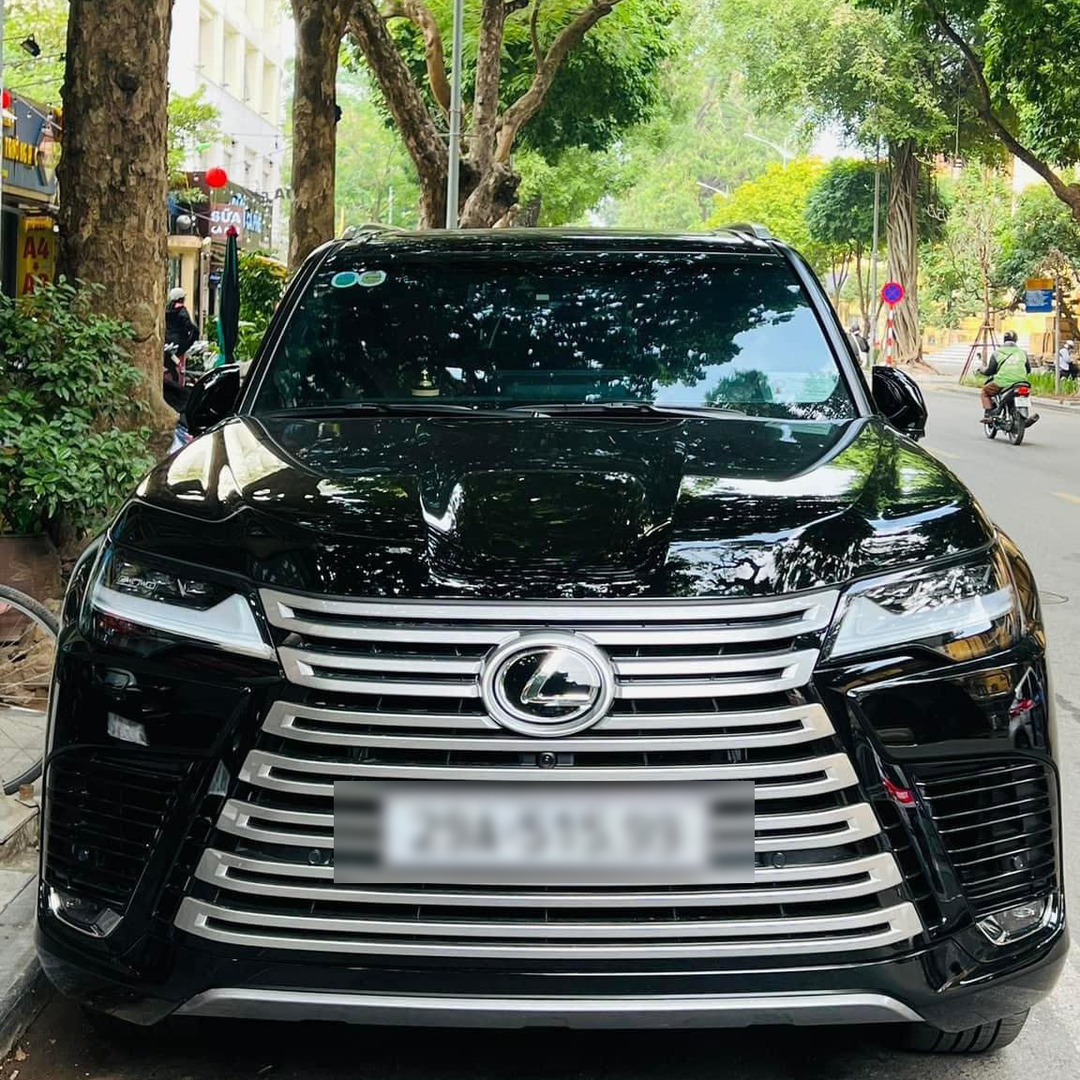 LEXUS LX600 custom-fit car window sun shades — photo 1