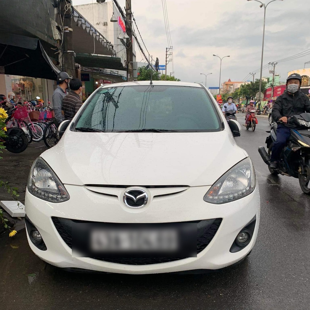 MAZDA 2S 2010-2015 custom-fit car window sun shades — photo 1