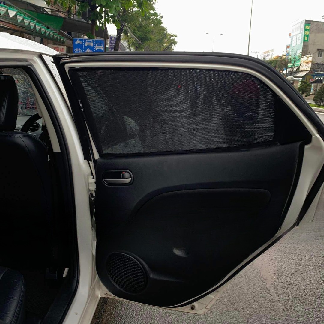 MAZDA 2S 2010-2015 custom-fit car window sun shades — photo 2