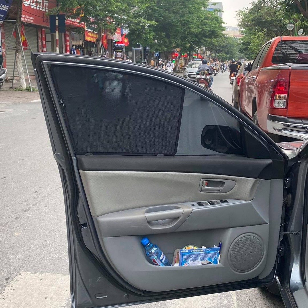 MAZDA 3 2004-2008 custom-fit car window sun shades — photo 12