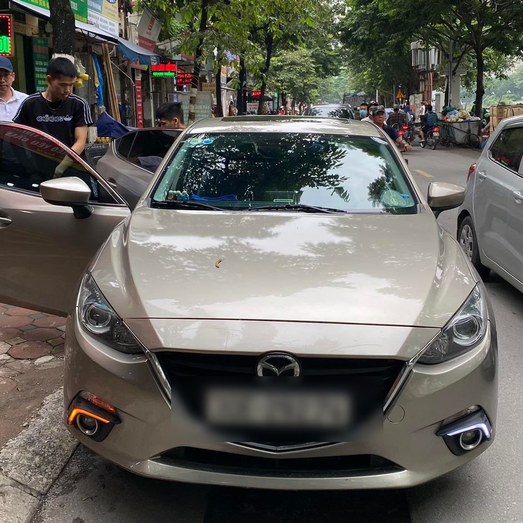 MAZDA 3 ALL NEW 2015-2019 custom-fit car window sun shades — photo 1