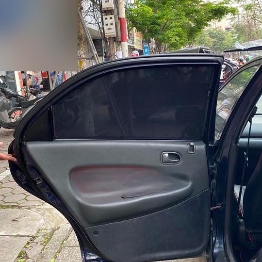 Mazda 323 BA Sedan 1994-1998 car window sun shades — photo 2