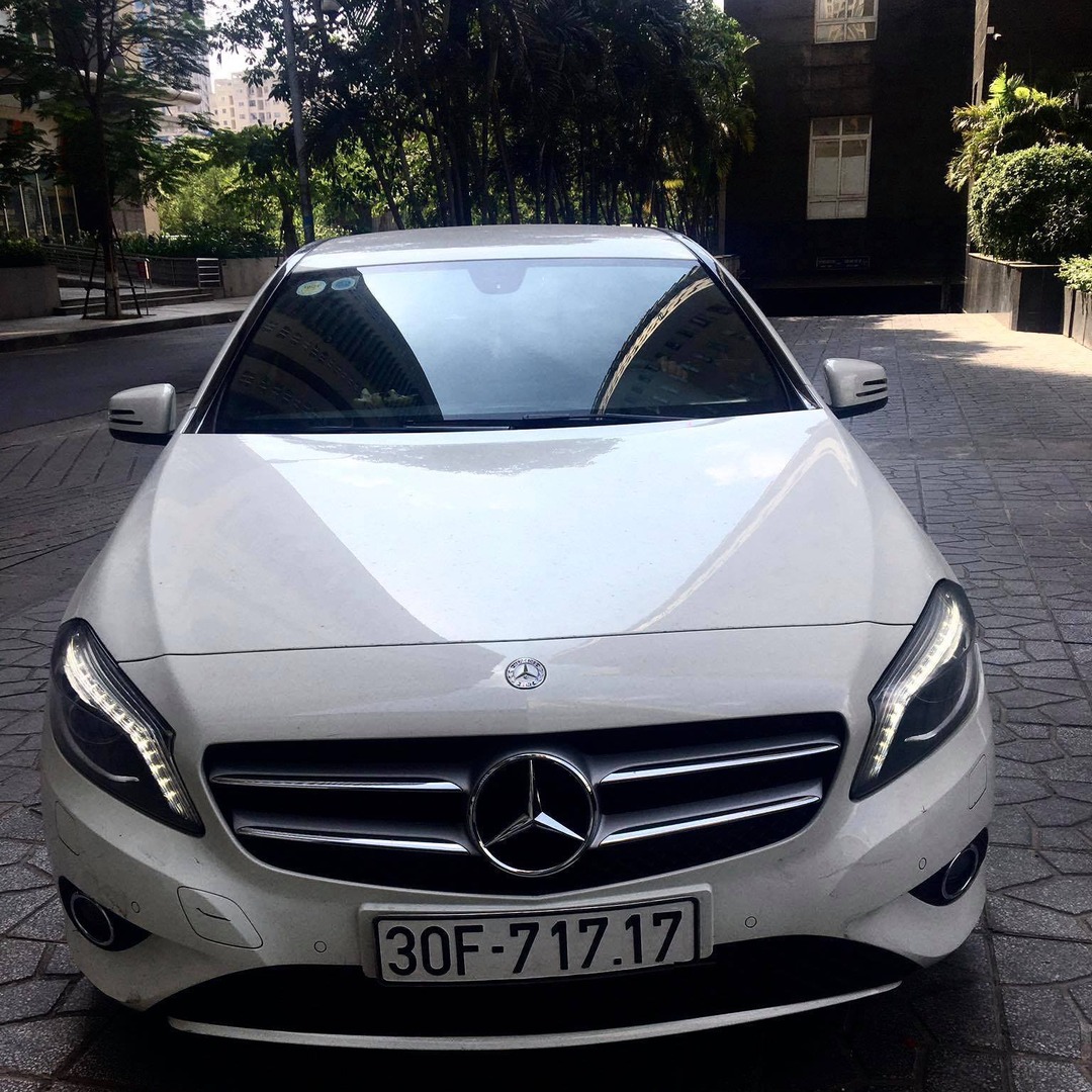 MERCEDES A200 custom-fit car window sun shades — photo 1